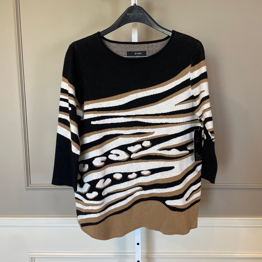 Ali Miles NWT Medium Sweater Black Tan Animal Stripe 3/4 Sleeve Crew Neck
